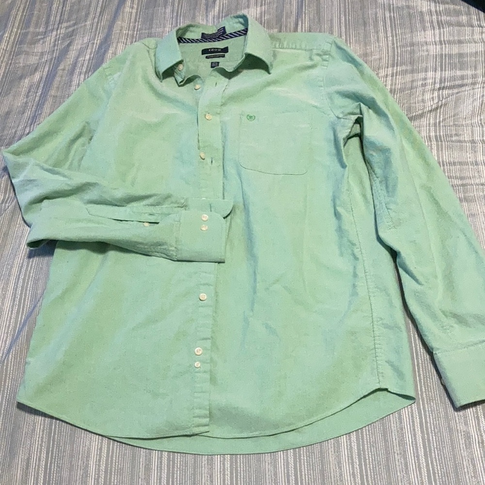 Izod slim fit medium.
